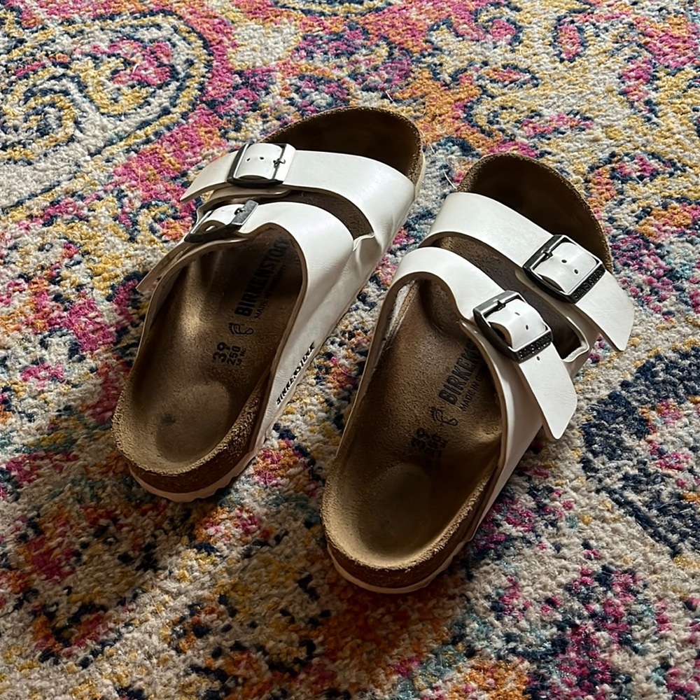 Birkenstock Arizona - White Size 39 Euro (8.5 US) Worn once